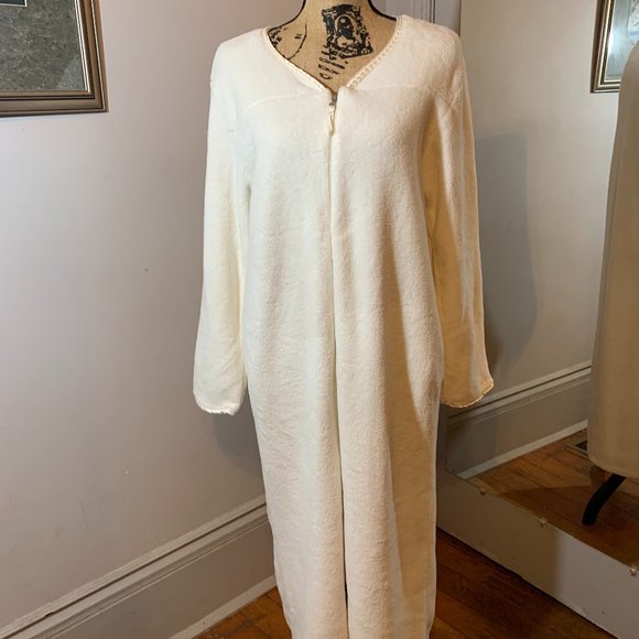 Oscar de la Renta Other - Oscar de la Renta Full Zipper Poly Plush Robe